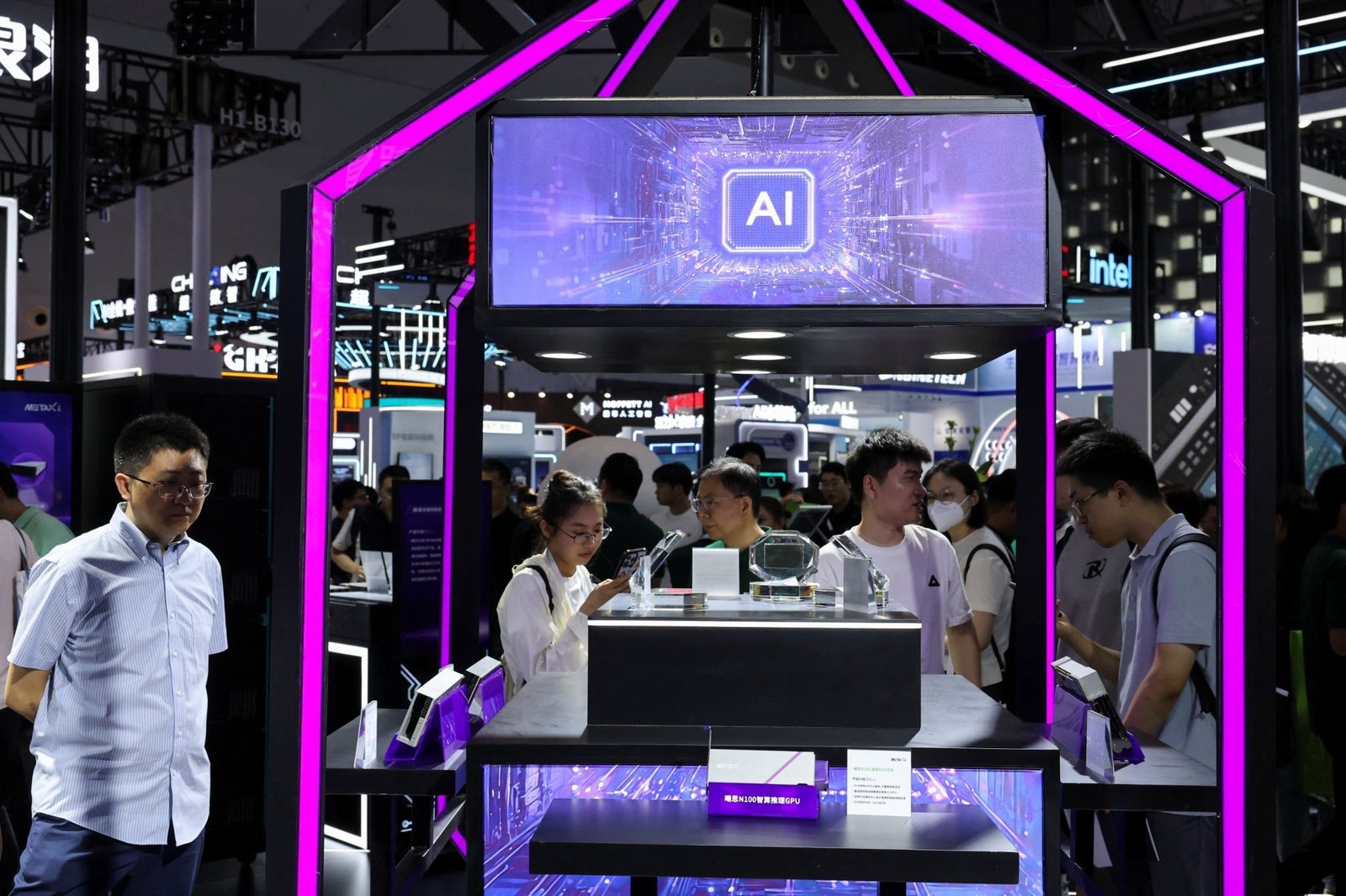 Investors bullish on China's AI sector
