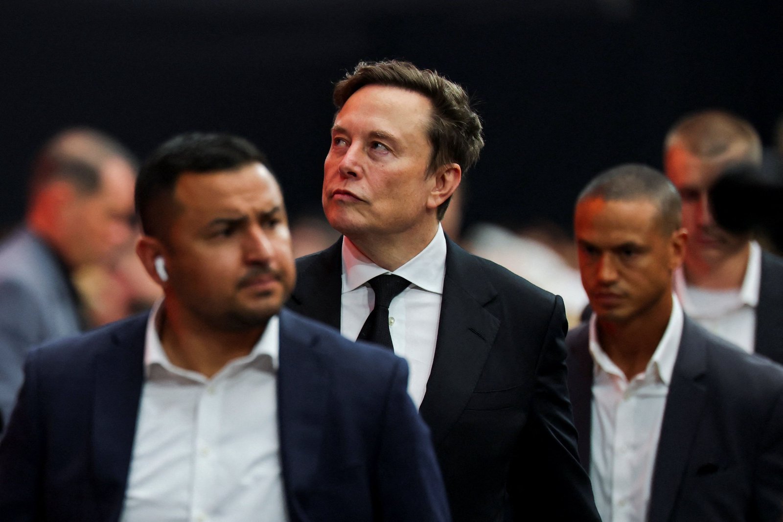 Tesla shareholders approve $1 trillion pay for Musk