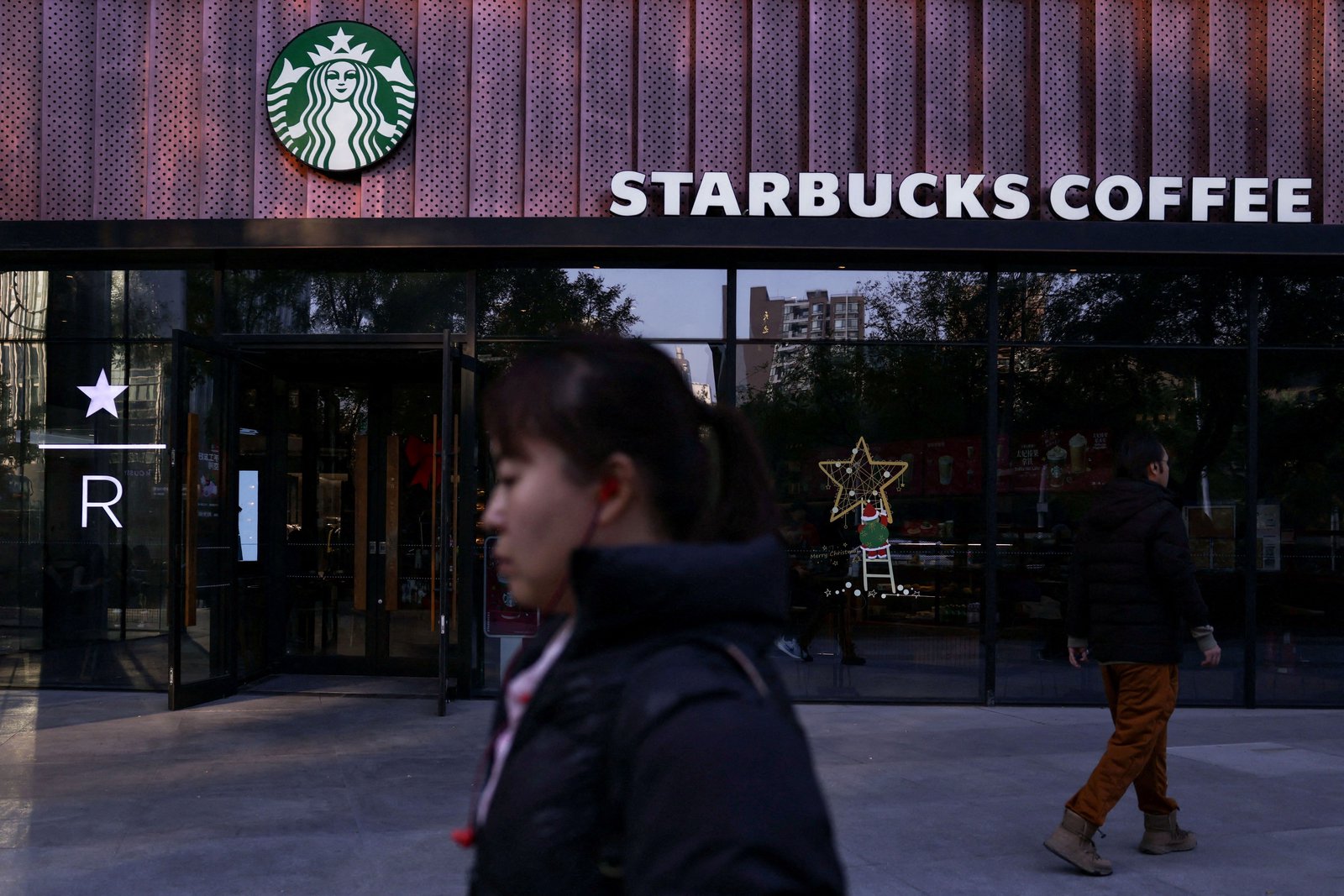 Starbucks sells majority stake in China stores to local PE firm