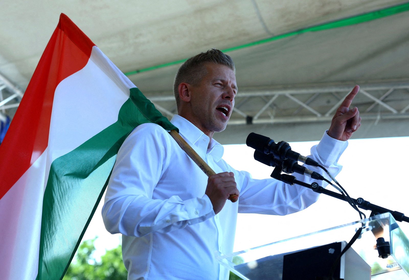 US backs Hungary's Orbán as EU backs off