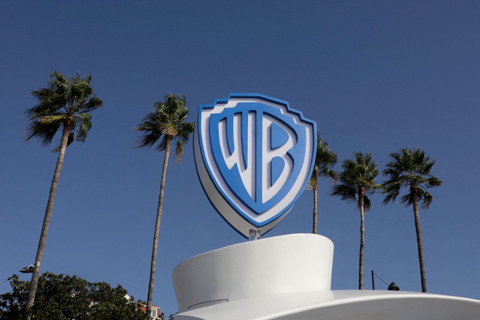 Netflix, Paramount race to win regulators over on Warner deal