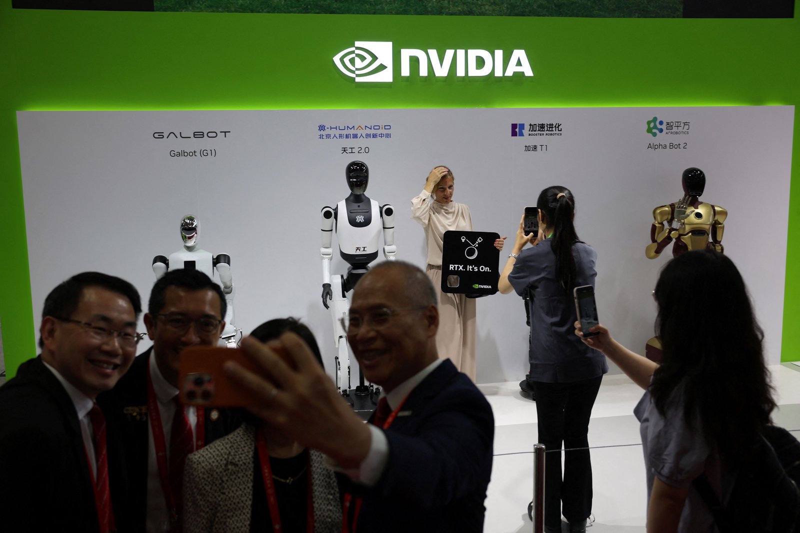 China approves first batch of Nvidia H200 chip imports