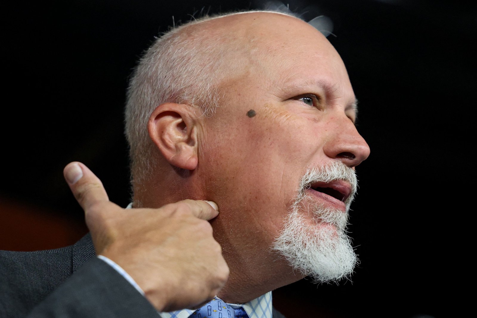 Lawmakers press for committee vote on stock-trading ban this year