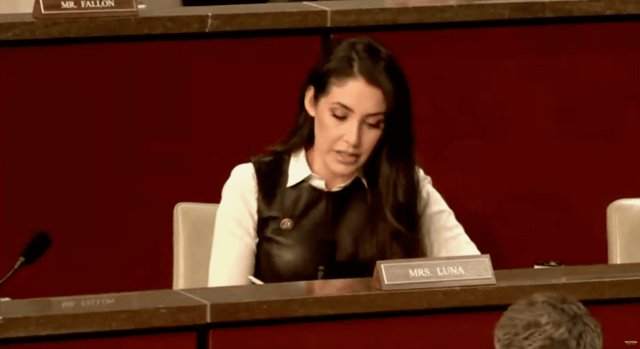 House Committee Subpoenas Journalist For Reporting On Commander Involved In Maduro Raid