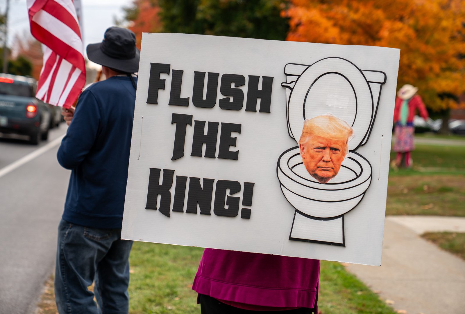 💩 Trump 'Shits' on America