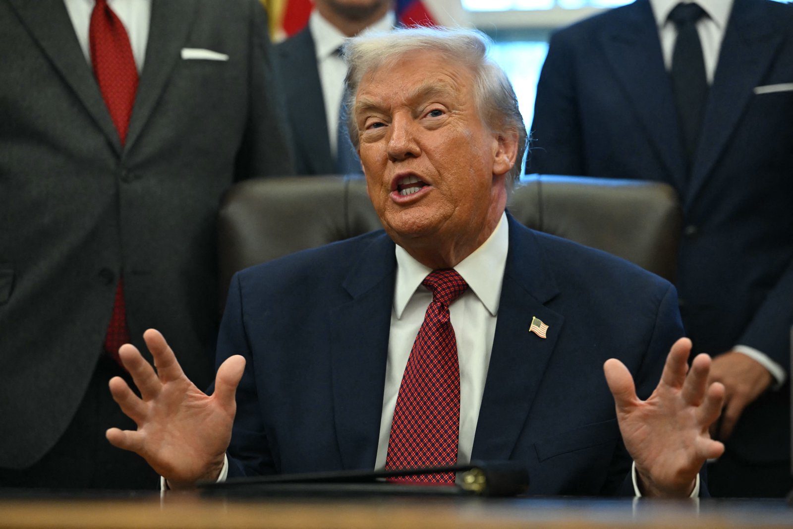 Donald Trump 🤝 Nick Fuentes