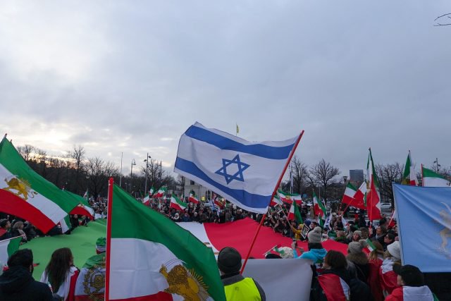Jeffrey Sachs: The US-Israel Hybrid War Against Iran