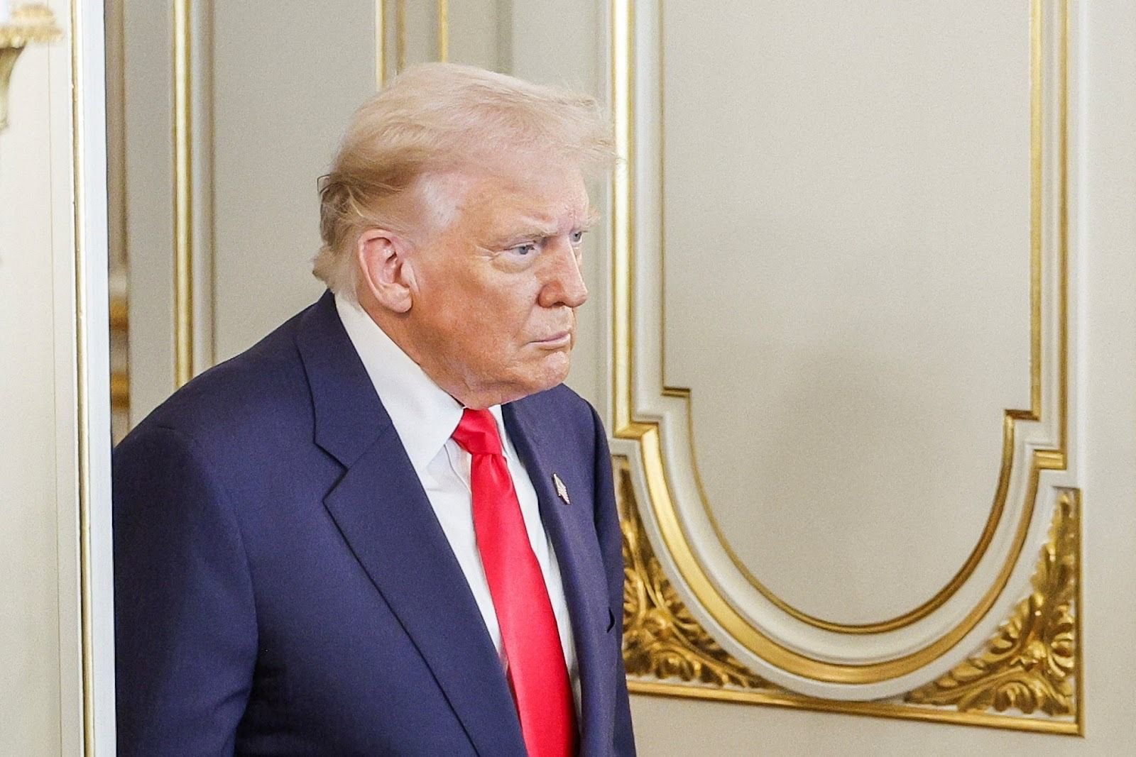 Trump threatens six Democrats with death penalty