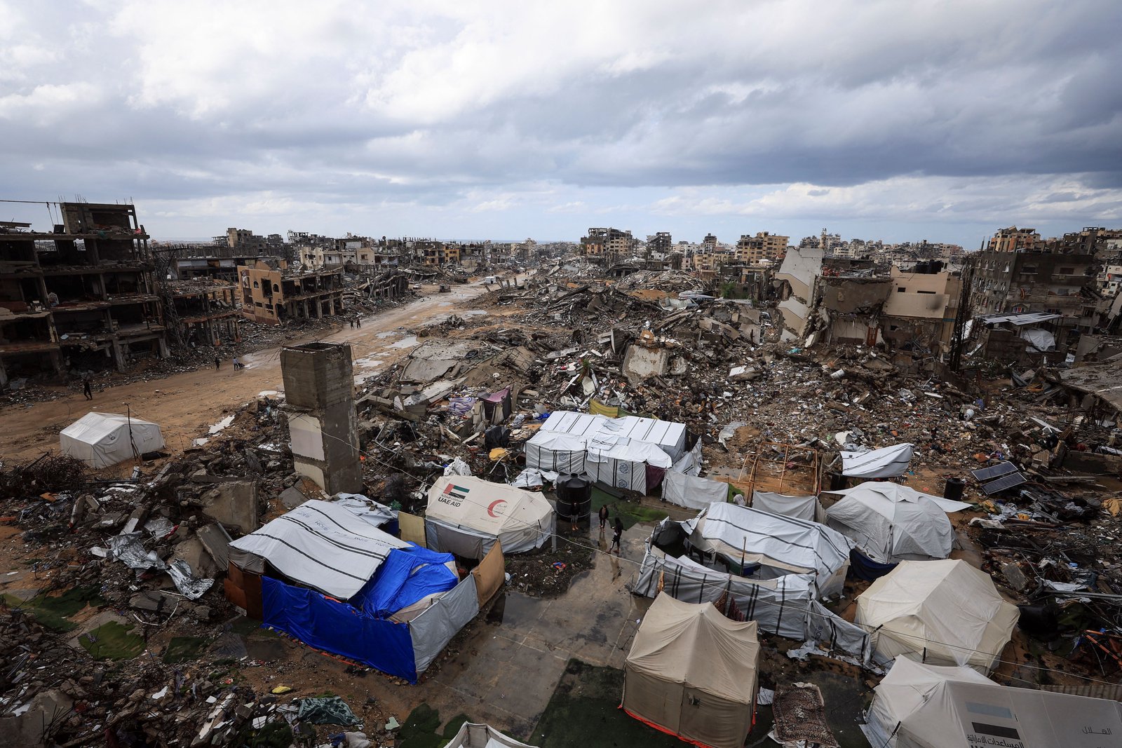 Israel threatens to suspend aid work in Gaza