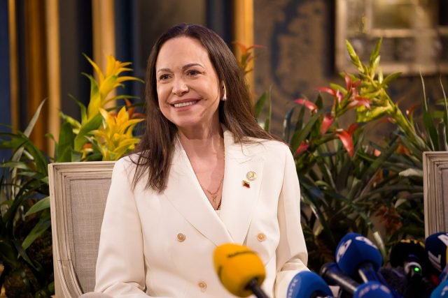 Julian Assange: Sweden Broke Own Laws With Nobel Prize to Venezuela’s Machado