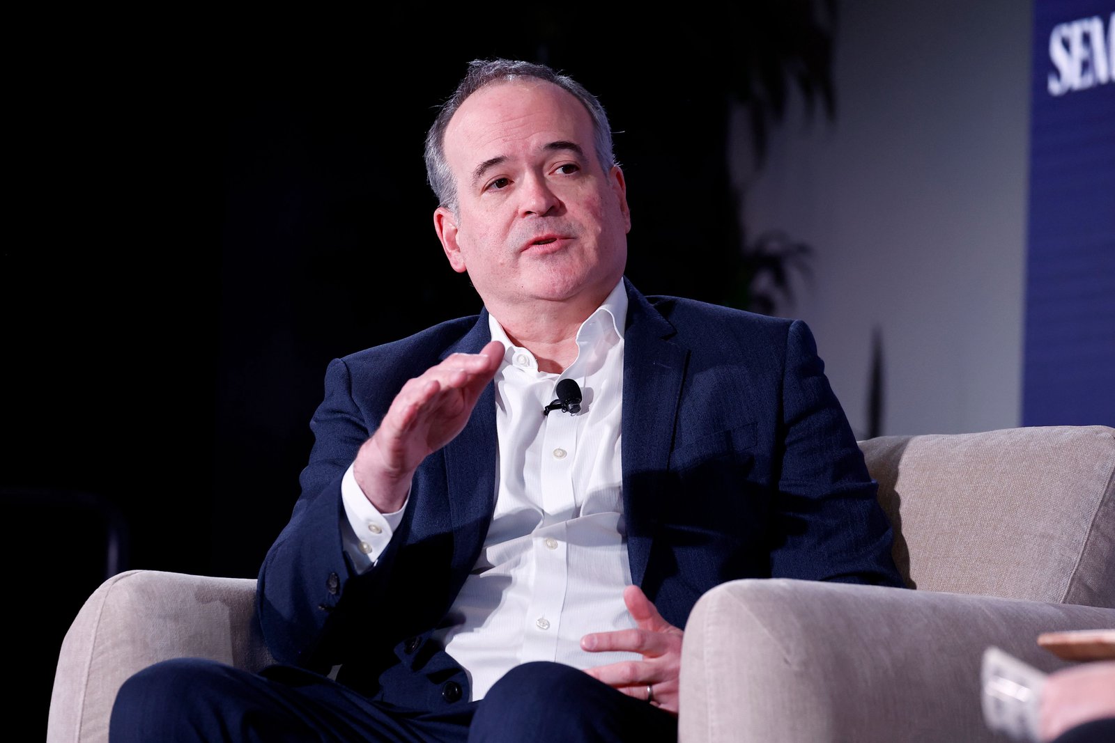 Washington Post editor recounts layoff pain, pledges to take paper to profitability