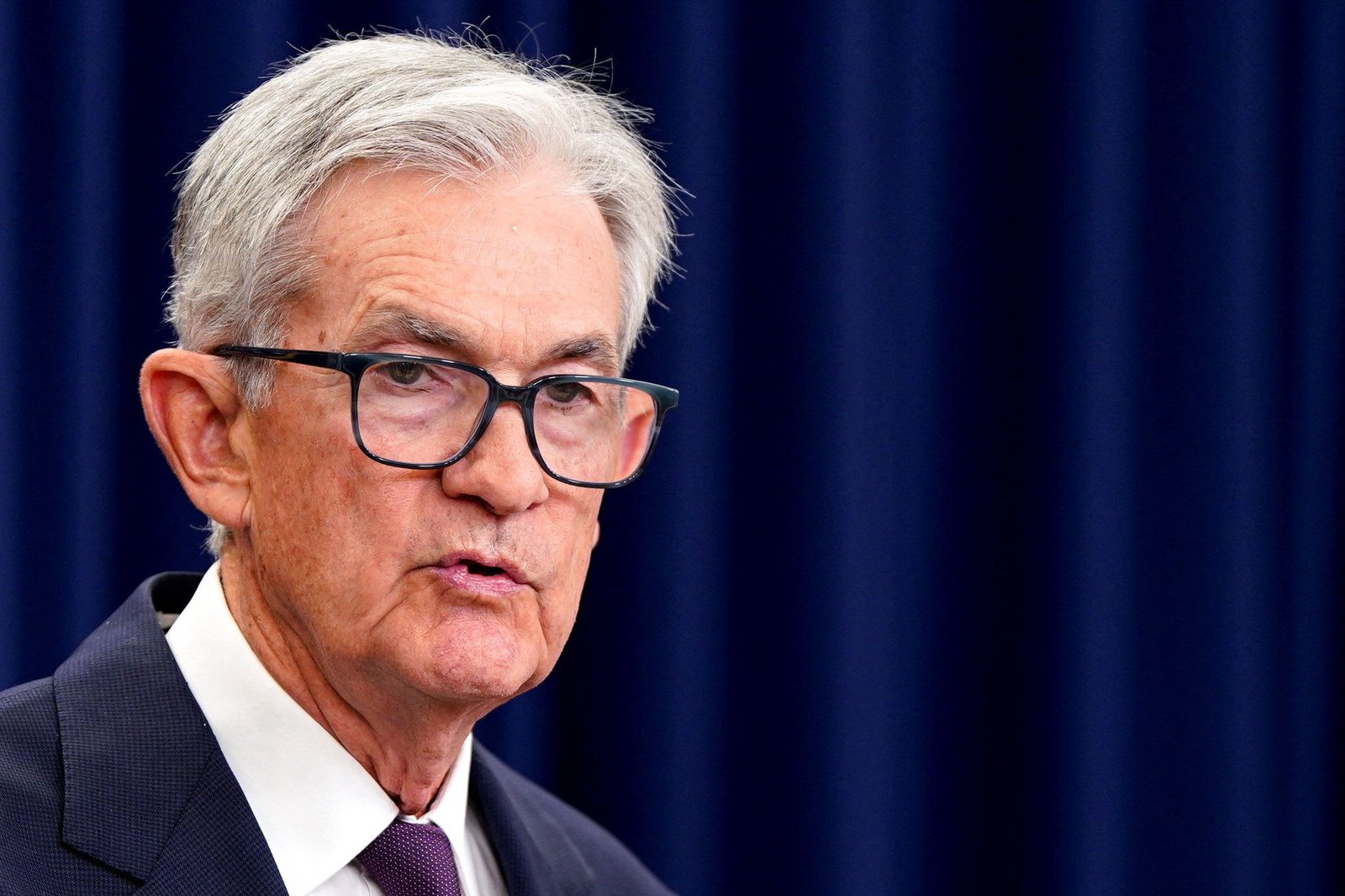 Powell loses Fed consensus as governors split on future cuts