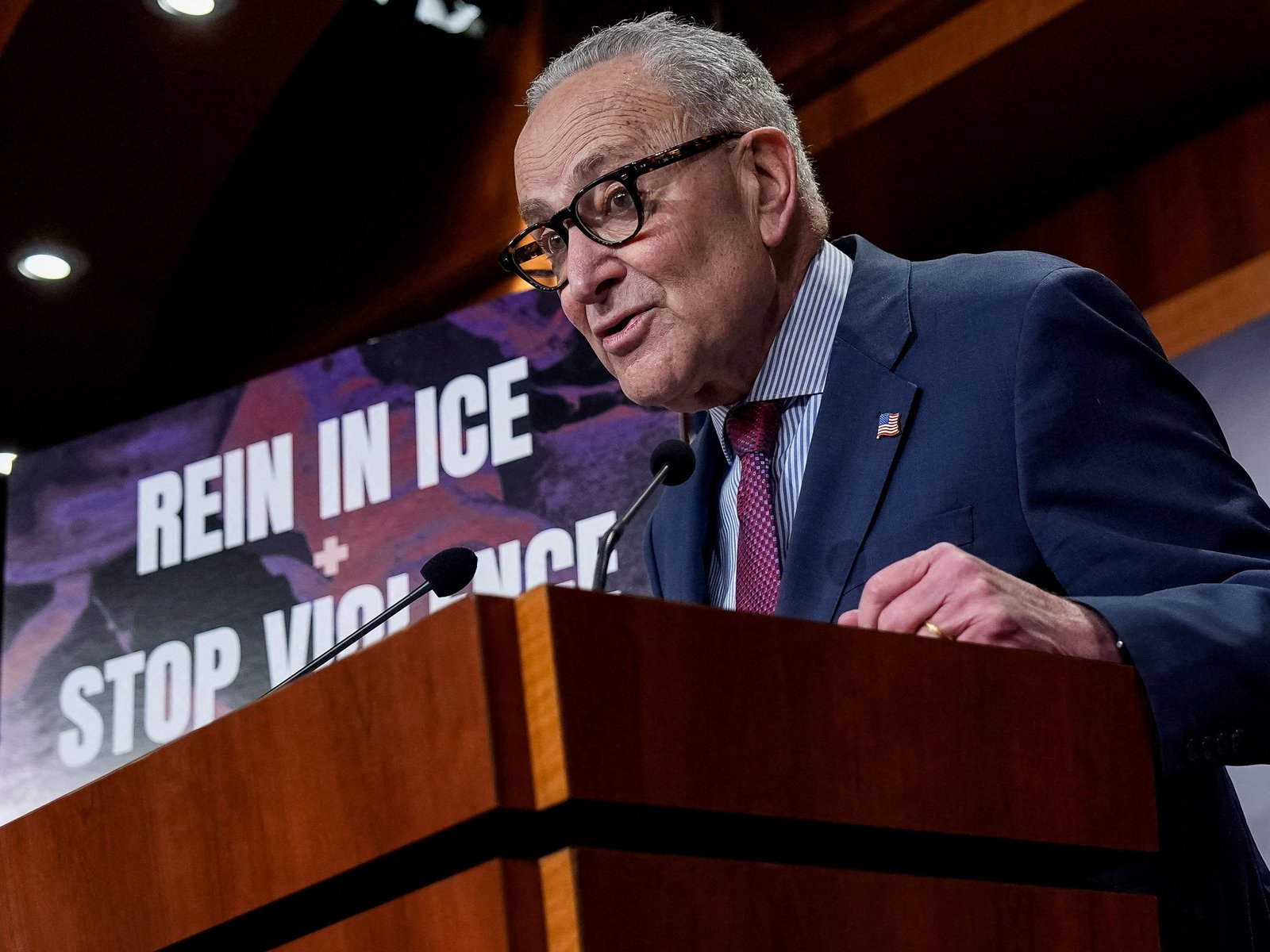 Poll suggests voters back Democrats shutdown demands