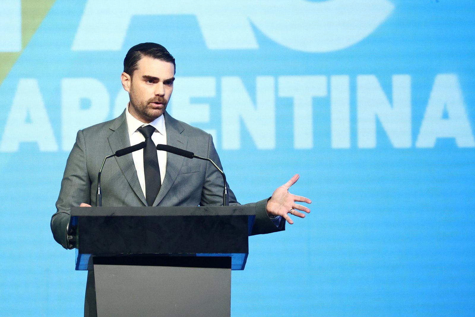 🥊 Ben Shapiro vs Tucker Carlson