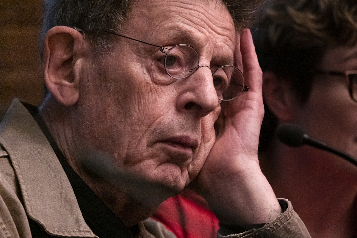 Trump’s Too Dumb to Know, but Philip Glass’s Symphony Is About Him    