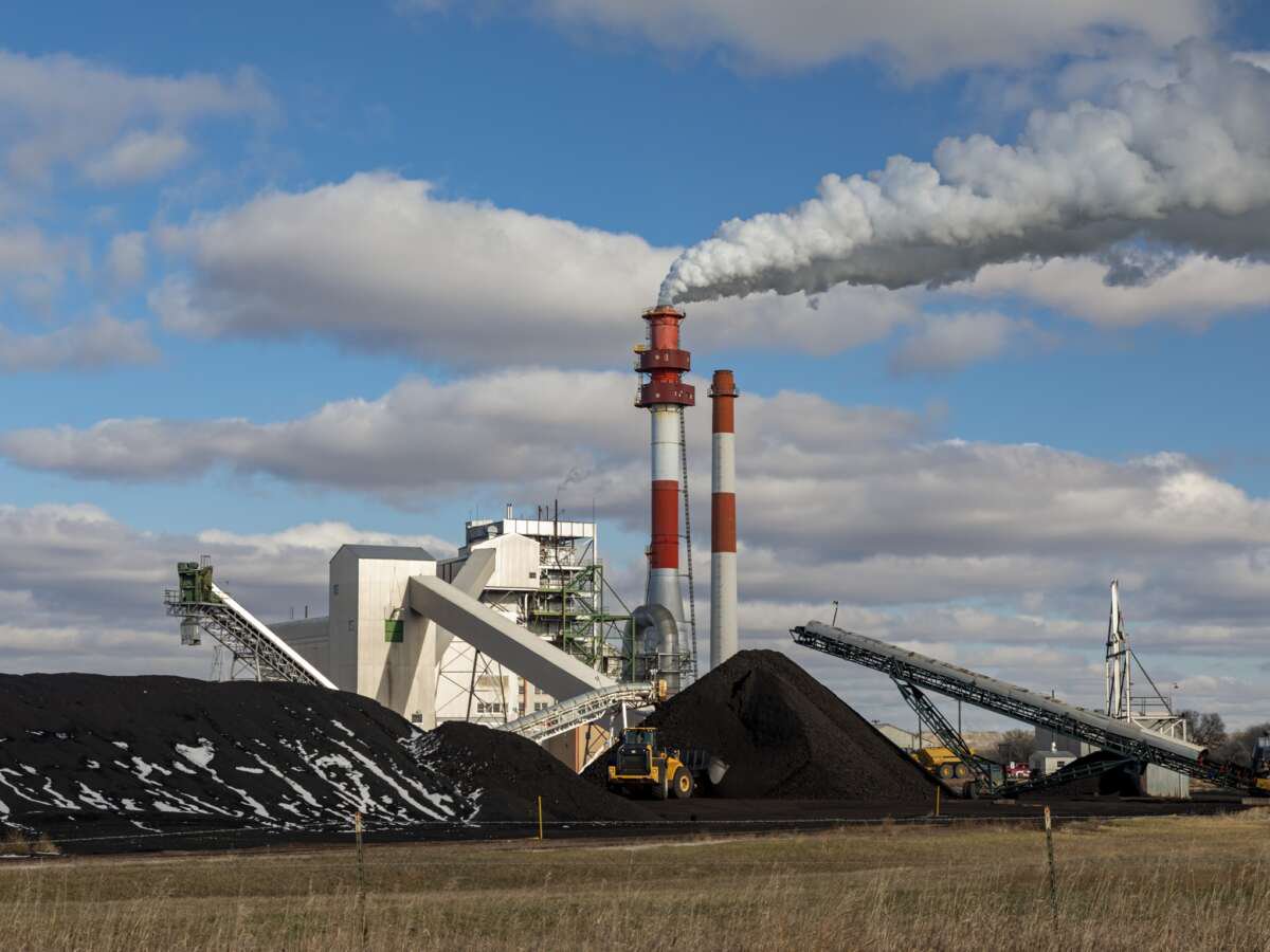 Trump Orders Defense, Energy Departments to Reinvest in Coal