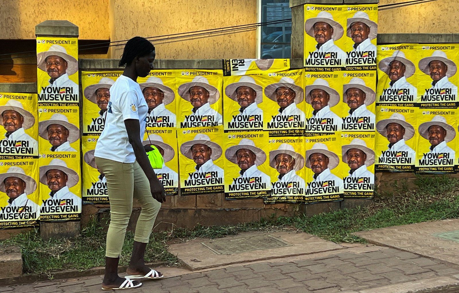 Uganda’s President Museveni takes early lead in election results