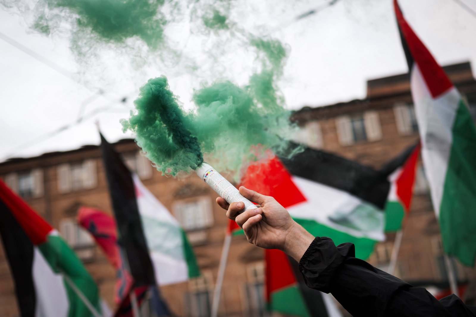 Israel strikes 170 targets in Gaza; Trump unveils 21-point Gaza framework; Drones disrupt Danish airports; Italy’s unions threaten general strike