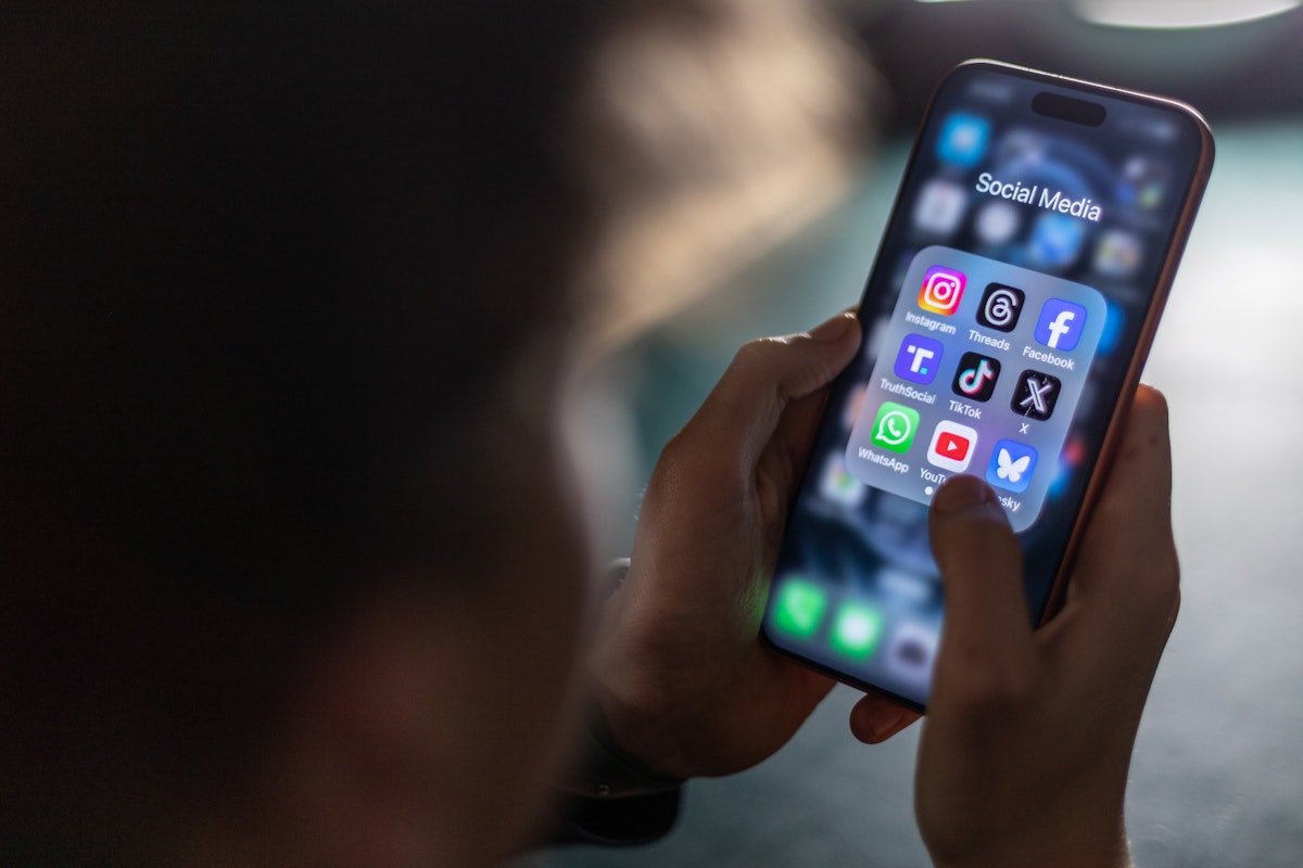 White House Staffer Seems to Be Behind Deranged MAGA X Account