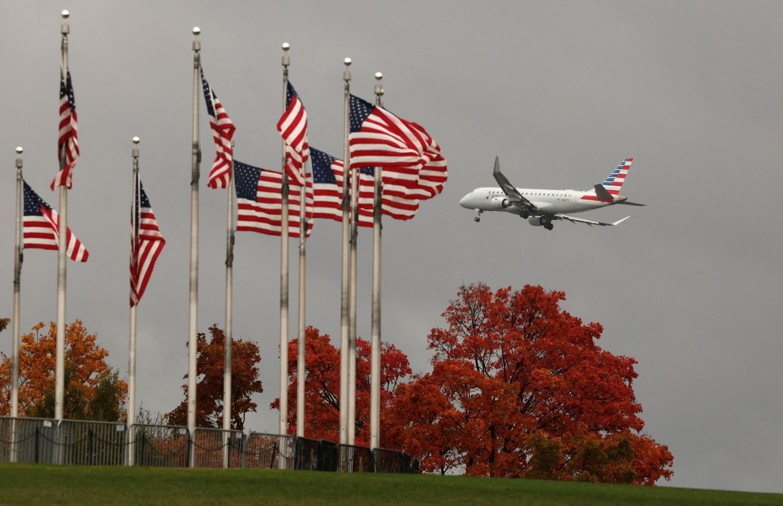 US government shutdown disrupts thousands of flights