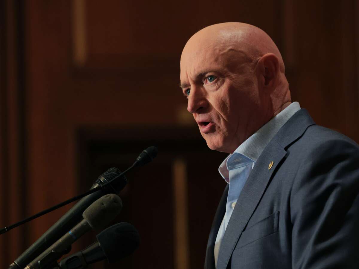 Kelly Demoted by Hegseth After Defending Troops’ Right to Disobey Illegal Orders