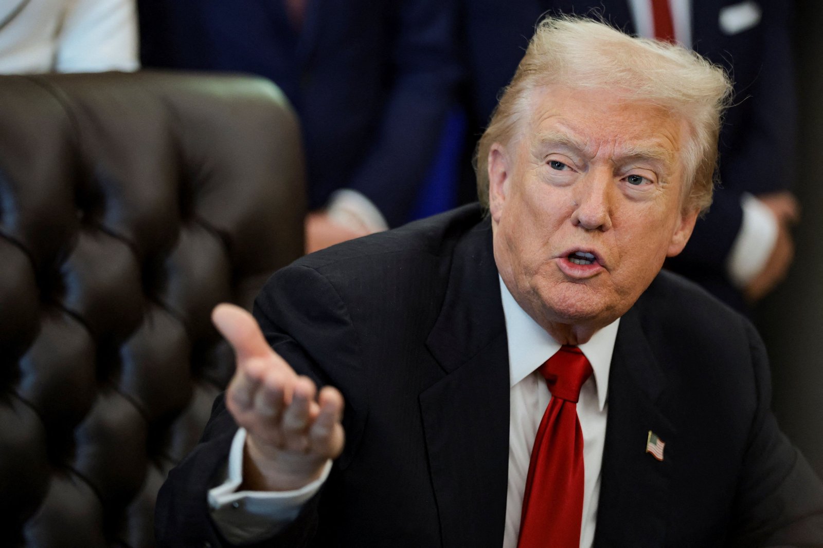 Prioritize economy over foreign policy, Republicans tell Trump