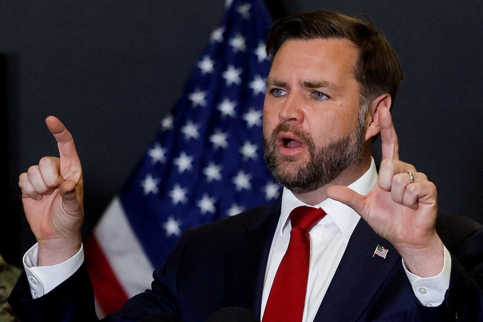 White House ramps up economic sales pitch