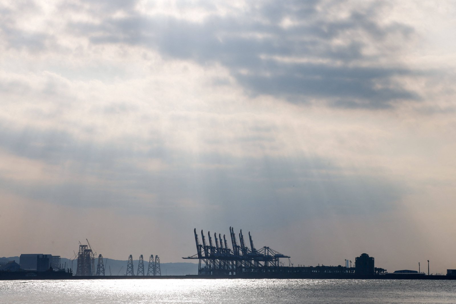 Taiwan exports surge on AI demand