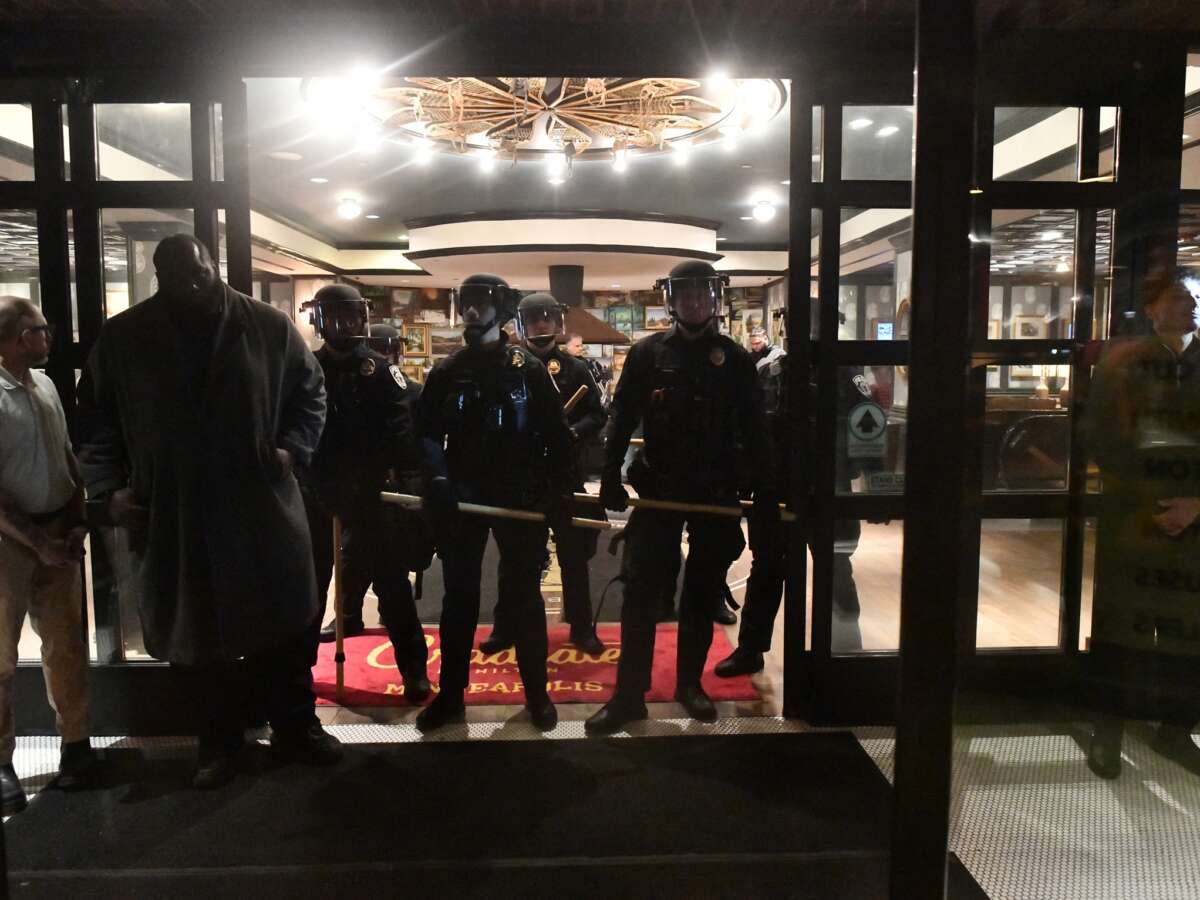 Minneapolis City Council Delays Liquor Licenses for 2 Hotels Hosting ICE Agents