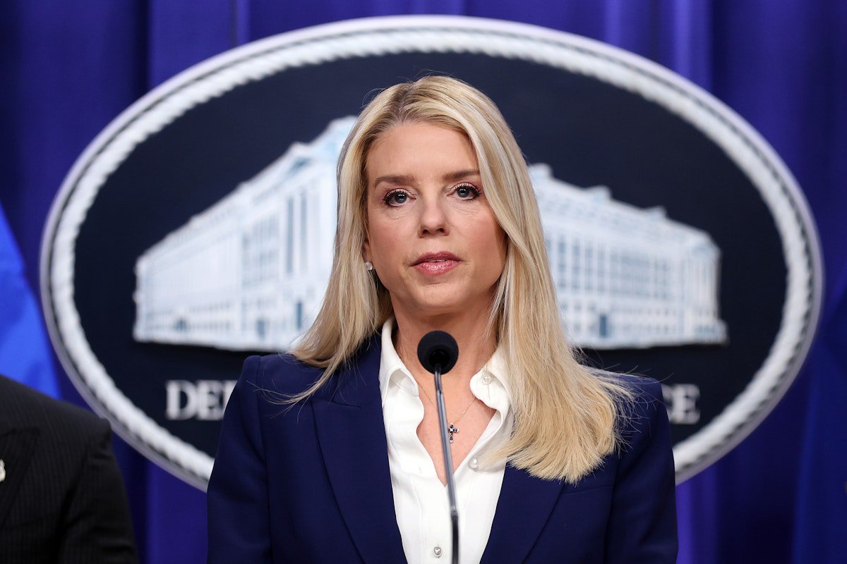 Bondi Reacts as Trump Throws Her Under the Bus Over FBI Georgia Raid