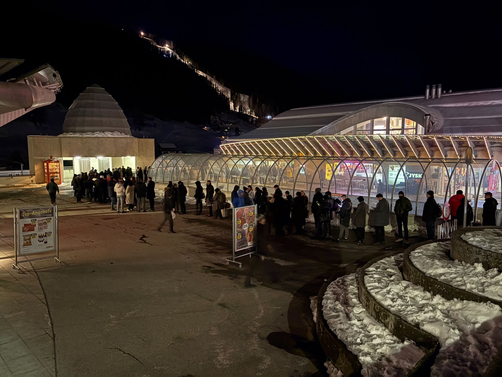 Davos’ badge kerfuffle