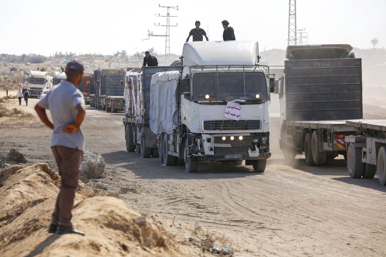 Israel kills five Palestinians in Gaza and announces it will not abide by the terms of facilitating humanitarian aid, despite ceasefire agreement