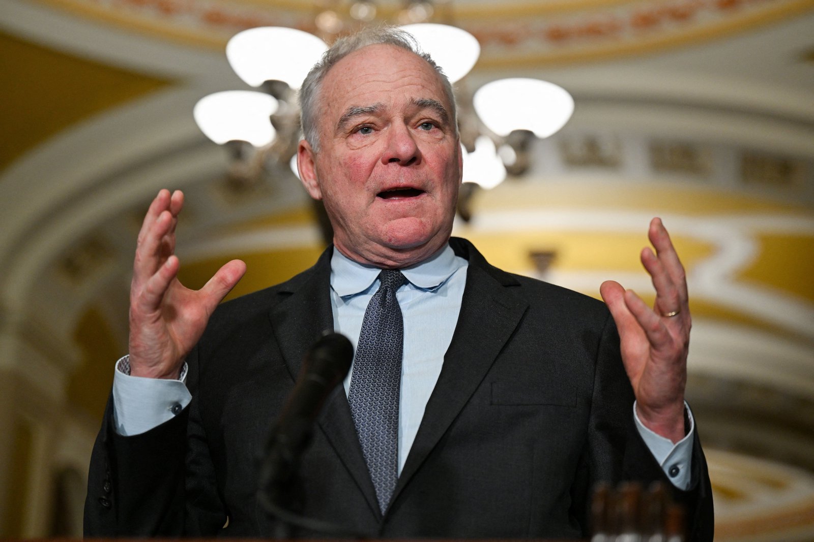 Democrats prepare war powers votes on Iran