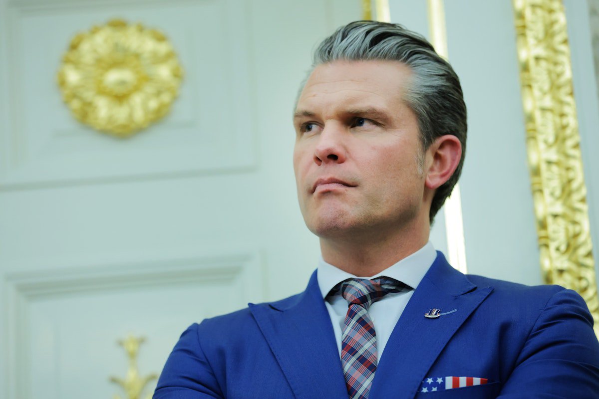 Hegseth Summons Anthropic CEO Amid Dispute Over Using AI in Military