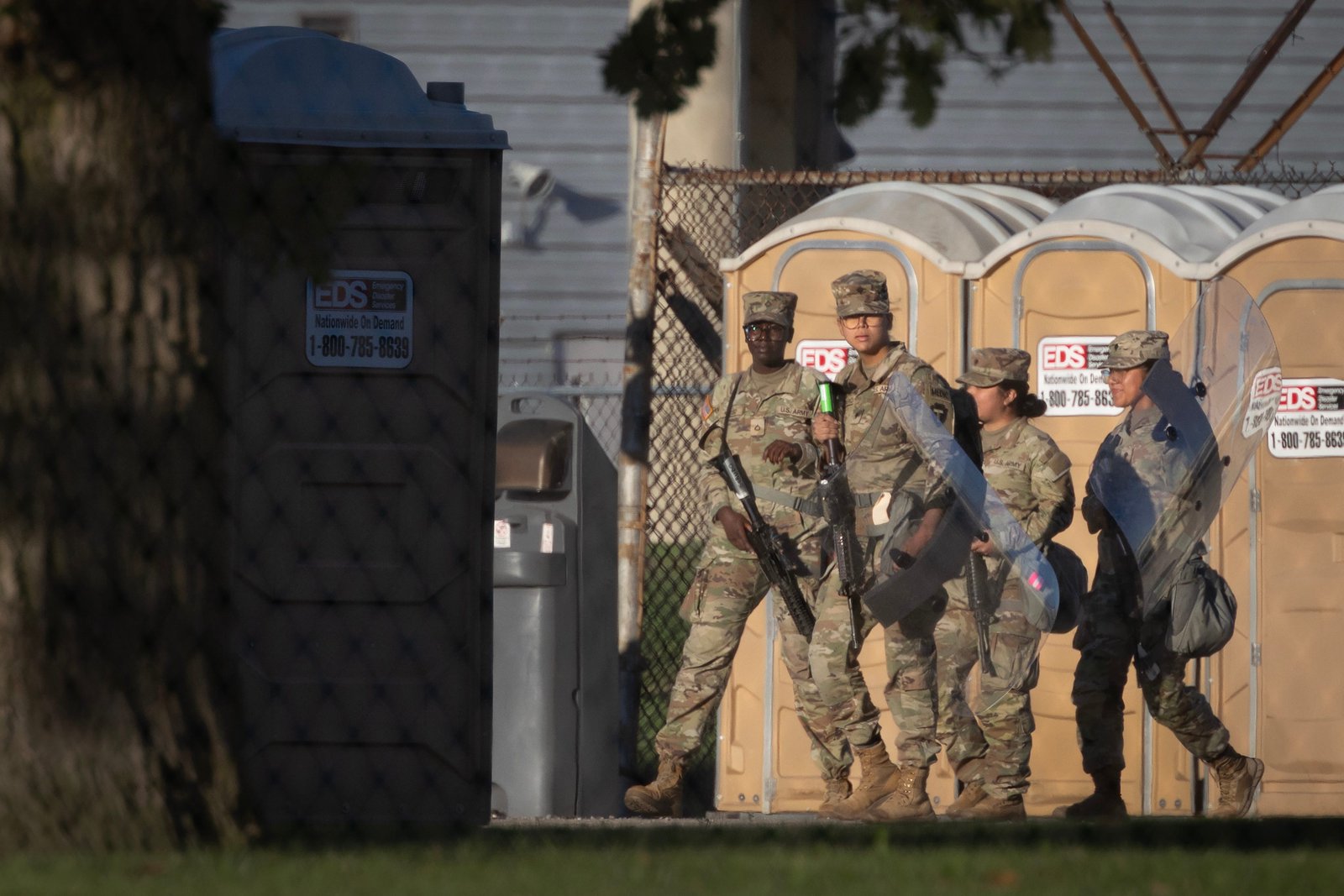 Texas National Guard troops arrive in Chicago; Sudanese army repels RSF assault on Al-Fashir; Top officials join Gaza ceasefire talks