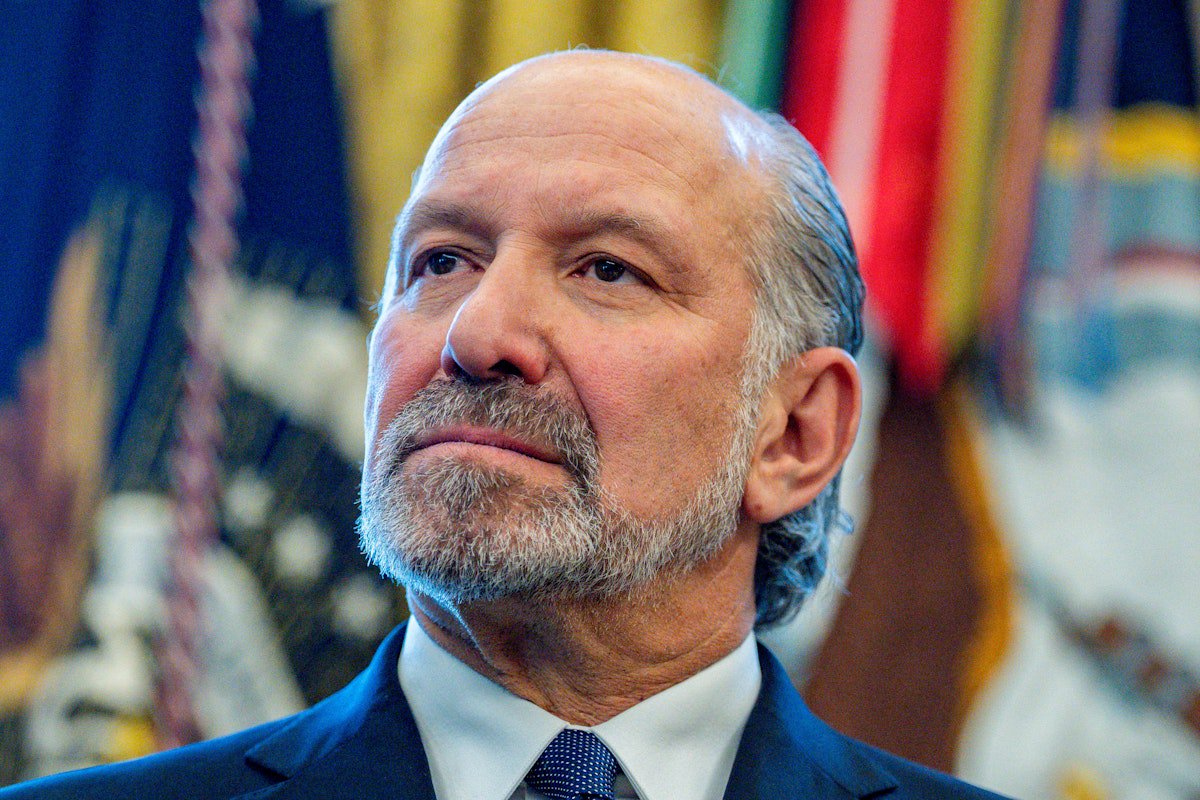 Trump’s Commerce Secretary Faces Calls to Resign Over Epstein Files