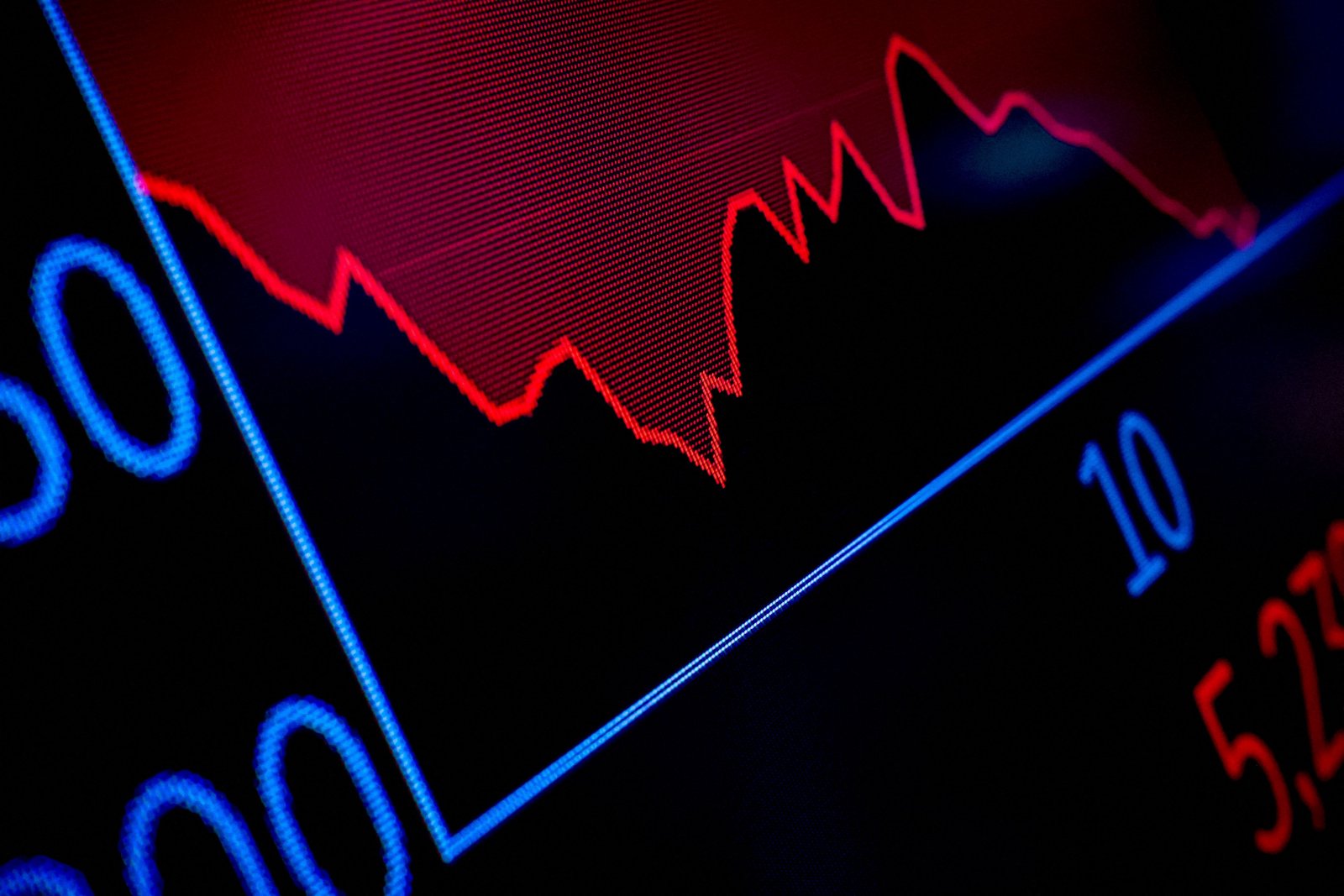 Investors vs. the public: Who gets the AI returns?