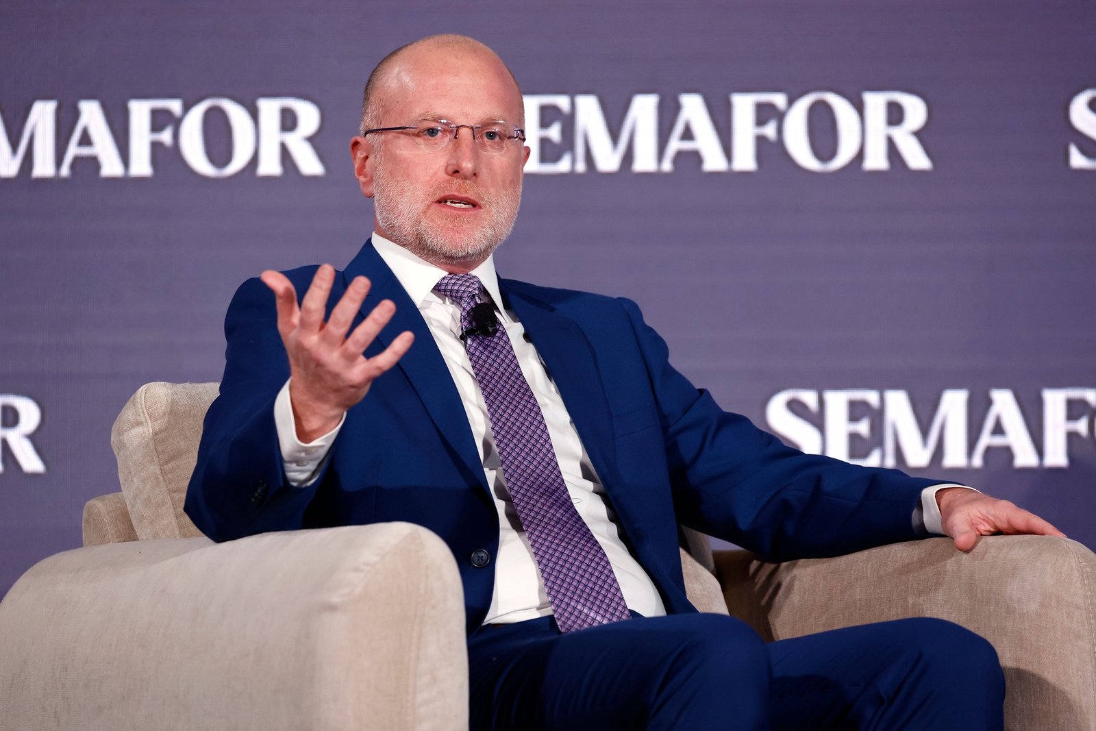 FCC Chair Brendan Carr praises Bari Weiss’ CBS