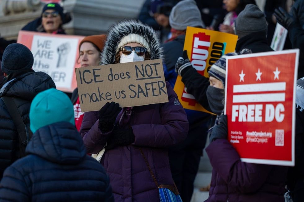 'ICE Kills': Guards Reportedly Choked Man to Death at El Paso Detention Center